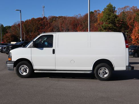 Used 2024 GMC Savana 2500 w/ Driver Convenience Package image 6