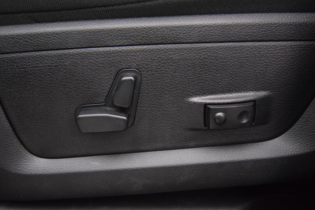 New 2026 RAM 3500 Big Horn AWD/4WD image 42