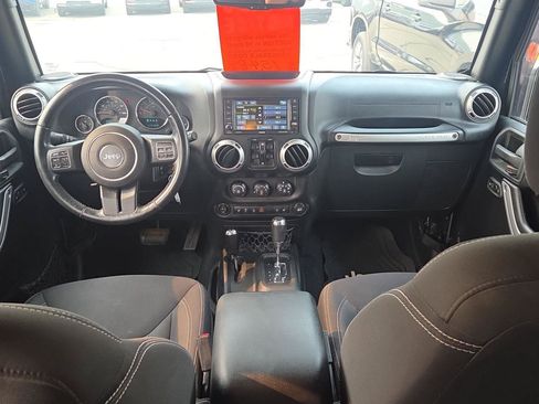 Used 2015 Jeep Wrangler Unlimited Sahara w/ Connectivity Group AWD/4WD image 13
