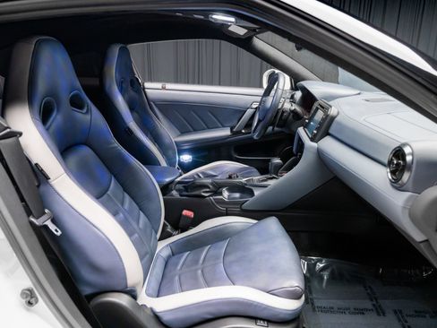Used 2020 Nissan GT-R Premium AWD/4WD image 71
