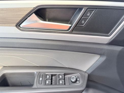 Used 2023 Volkswagen Atlas SEL image 32