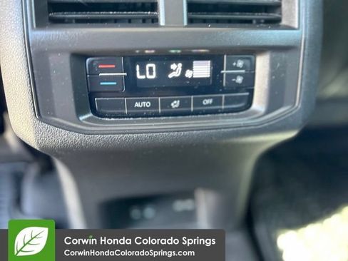 Used 2022 Volkswagen Atlas SE AWD/4WD image 24