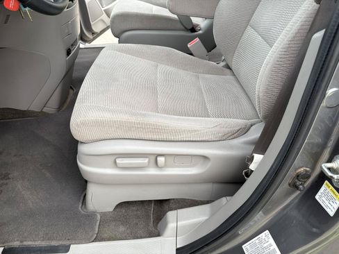 Used 2011 Honda Odyssey LX image 18