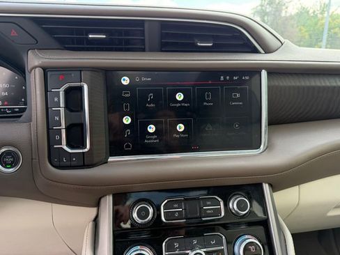 Used 2022 GMC Yukon XL Denali w/ Max Trailering Package AWD/4WD image 12