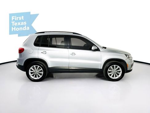 Used 2018 Volkswagen Tiguan Limited w/ Premium Package FWD image 9
