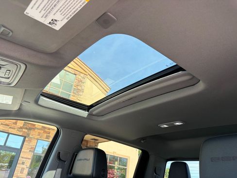 Used 2021 GMC Sierra 1500 Denali AWD/4WD image 23