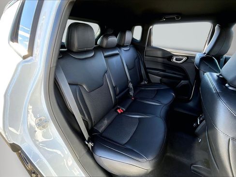 Used 2026 Jeep Compass Latitude image 25