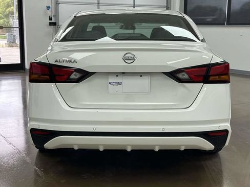 Used 2025 Nissan Altima 2.5 SV FWD image 6