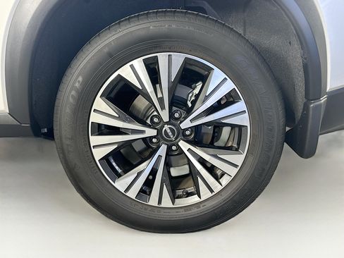 Used 2023 Nissan Rogue SV FWD image 11