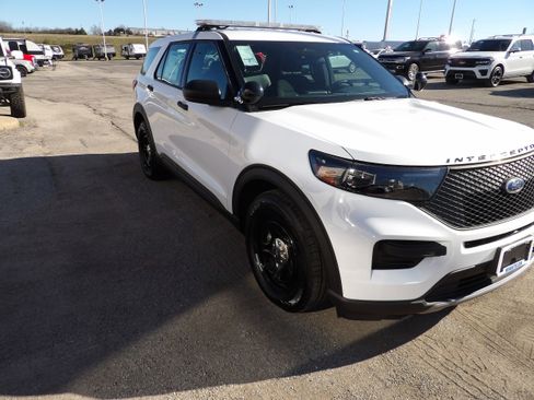 Used 2025 Ford Explorer 4WD Police Interceptor w/ Ultimate Wiring Package image 4