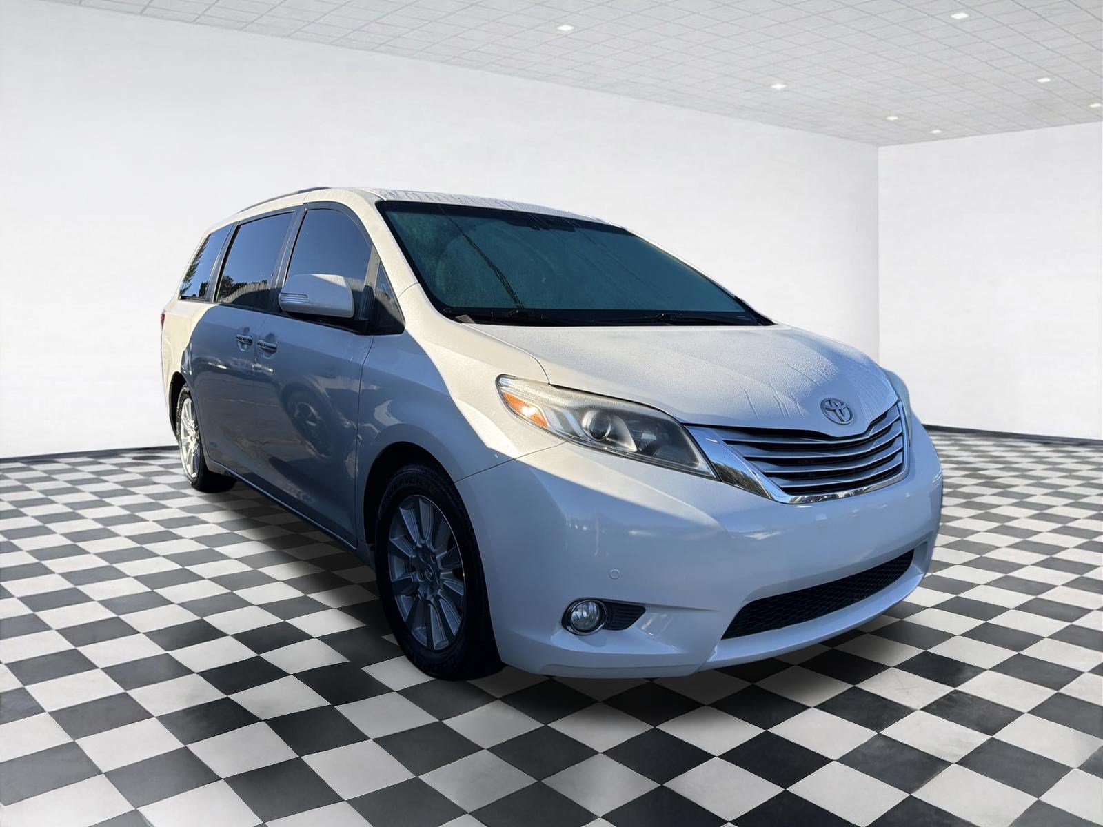 Used 2017 Toyota Sienna Limited Premium FWD image 3