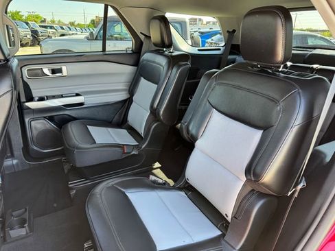 Used 2023 Ford Explorer XLT w/ Equipment Group 202A AWD/4WD image 15