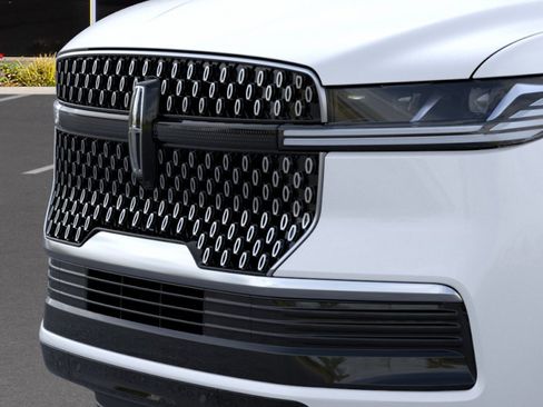 New 2026 Lincoln Navigator Reserve AWD/4WD image 17