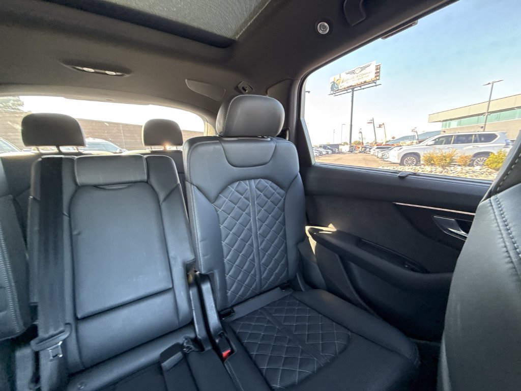 Used 2020 Audi SQ7 Prestige w/ Prestige Package AWD/4WD image 17