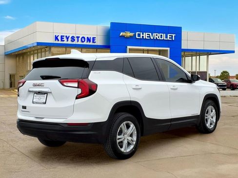 Used 2024 GMC Terrain SLE FWD image 7