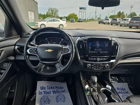 Used 2023 Chevrolet Traverse LT FWD image 19