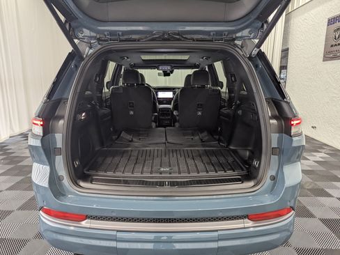 Used 2026 Jeep Grand Cherokee L Limited AWD/4WD image 9