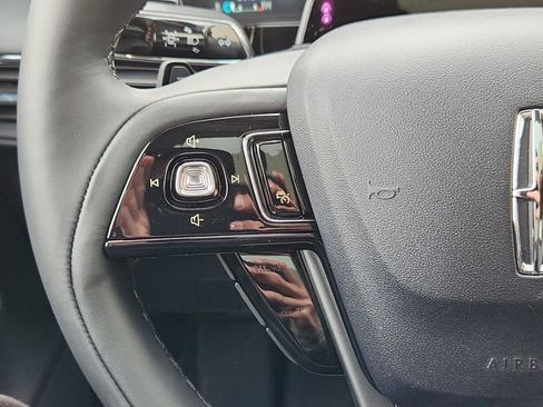 New 2025 Lincoln Corsair Reserve w/ Equipment Group 202A image 17