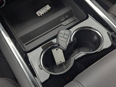 New 2026 Chevrolet Suburban LS image 27