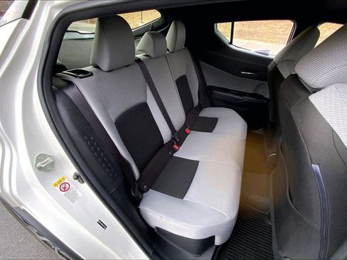 Used 2019 Toyota C-HR XLE image 22