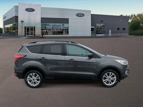 Used 2019 Ford Escape SEL image 12