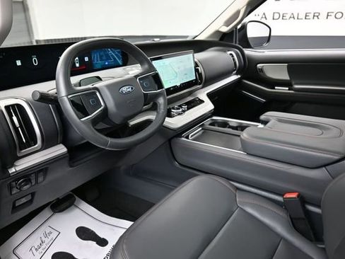 Used 2025 Ford Expedition Active AWD/4WD image 20