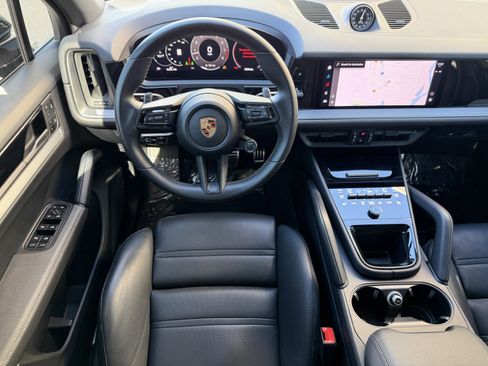 Certified 2024 Porsche Cayenne S image 18