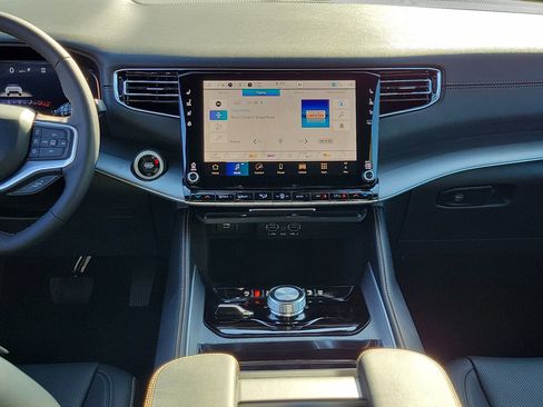 New 2026 Jeep Grand Wagoneer 4WD image 15
