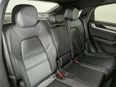 Certified 2024 Porsche Cayenne Coupe AWD/4WD image 22