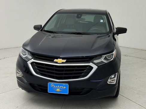 Used 2020 Chevrolet Equinox LS w/ LS Convenience Package FWD image 2