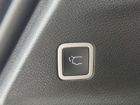 New 2026 Chrysler Voyager LX image 15