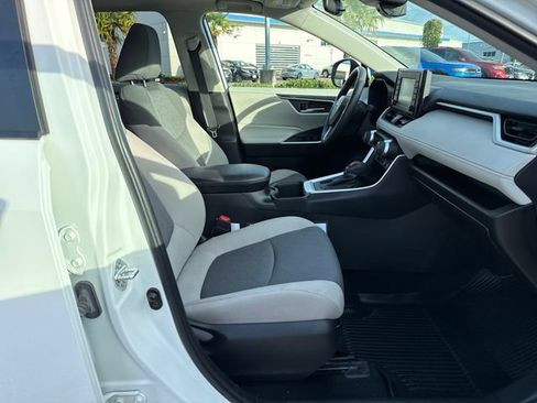 Used 2022 Toyota RAV4 XLE w/ Convenience Package AWD/4WD image 9