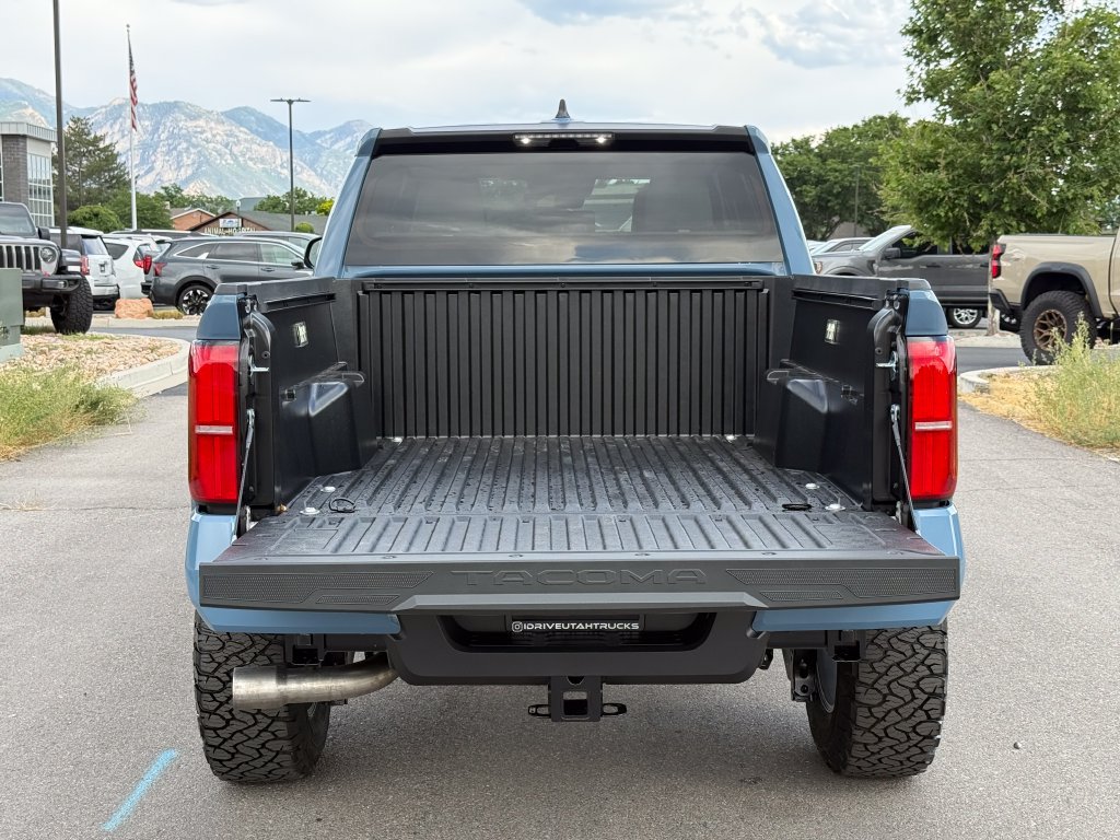 Used 2026 Toyota Tacoma SR5 AWD/4WD image 12