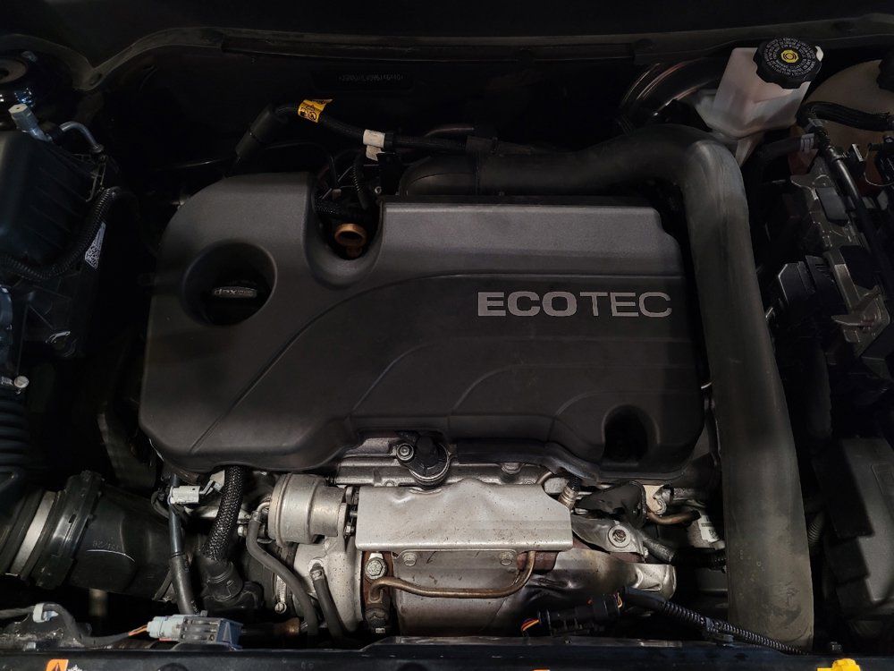 Used 2021 Chevrolet Equinox LS FWD image 30