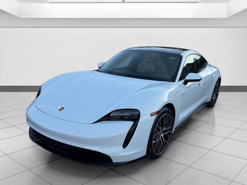 Used 2022 Porsche Taycan image 3