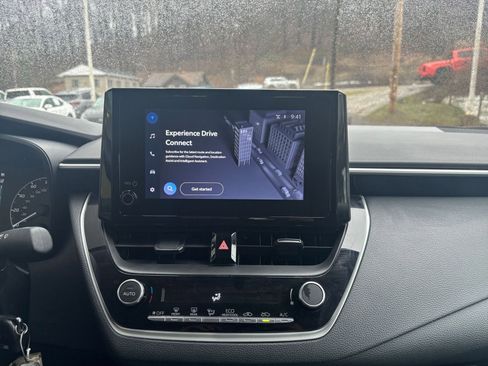 Used 2025 Toyota Corolla LE image 17