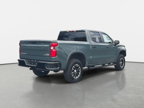 Used 2025 Chevrolet Silverado 1500 ZR2 AWD/4WD image 3