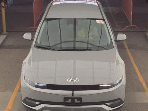 Used 2024 Hyundai Ioniq 5 SE image 3