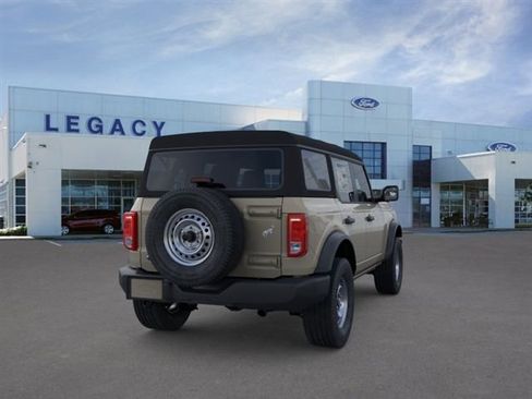 New 2026 Ford Bronco 4-Door AWD/4WD image 8