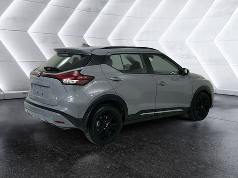 Used 2024 Nissan Kicks SR image 4