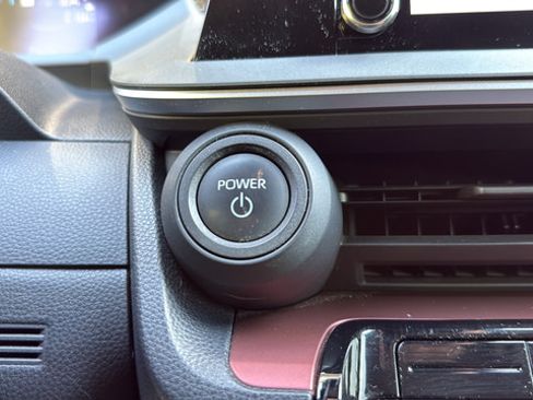 Used 2023 Toyota Prius Prime FWD image 21