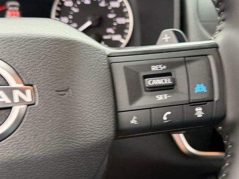 Certified 2025 Nissan Rogue SV FWD image 21