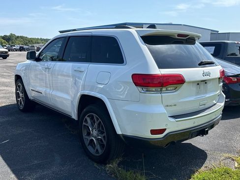 Used 2018 Jeep Grand Cherokee Limited AWD/4WD image 4