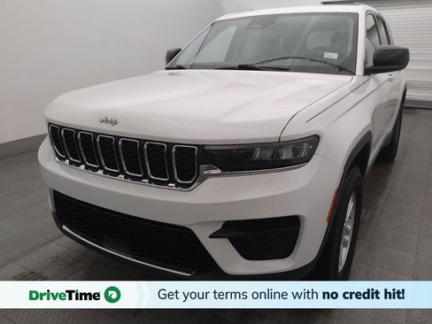 Used 2023 Jeep Grand Cherokee Laredo w/ Luxury Tech Group I RWD image 1