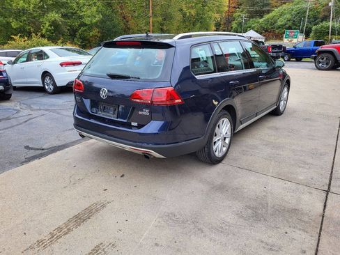 Used 2017 Volkswagen Golf Alltrack SE image 8