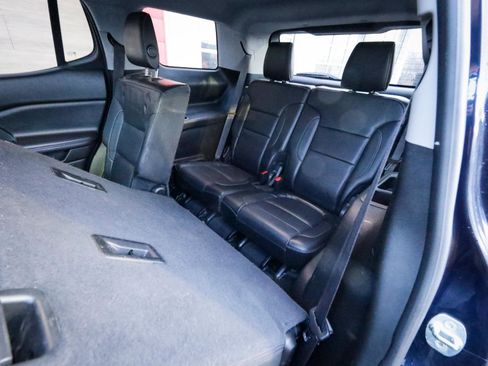 Used 2017 GMC Acadia SLT image 32