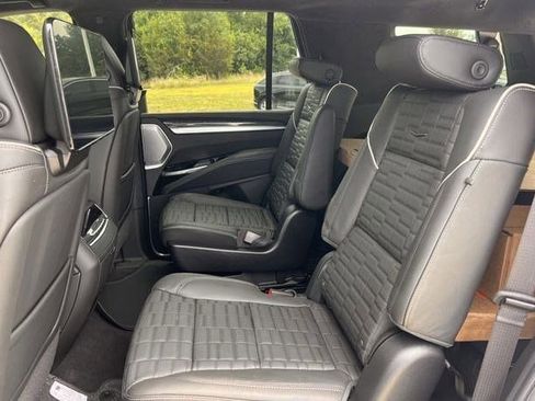 New 2026 Cadillac Escalade V w/ LPO, ONYX Package AWD/4WD image 27