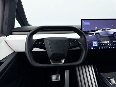 Used 2024 Tesla Cybertruck AWD Crew Cab image 39