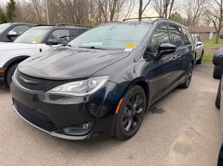 Used 2018 Chrysler Pacifica Limited w/ S Appearance Package video 1