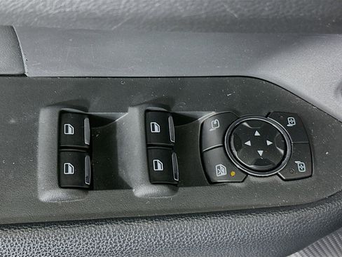 Used 2024 Ford Expedition XLT image 14